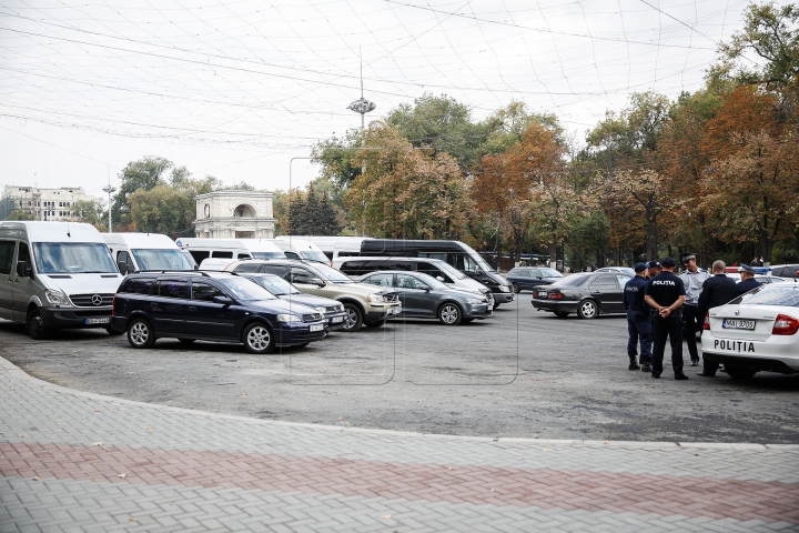 Protest cu claxoane în Capitală! Transportatorii de pe rutele internaționale, nemulţumiţi de controale