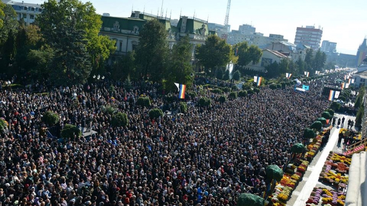 Cel mai mare pelerinaj din România în cinstea Sfintei Parascheva. Sunt aşteptaţi SUTE DE MII de enoriaşi