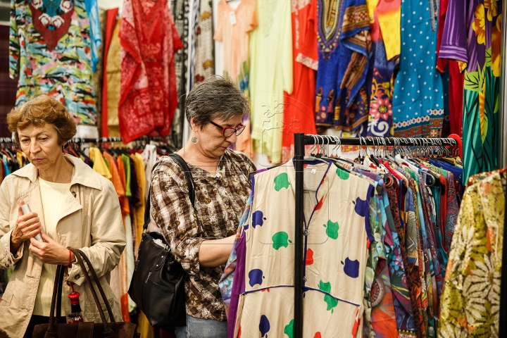 Bazar indian la Chişinău. Ce pot găsit aici iubitorii de cultură orientală (FOTOREPORT)