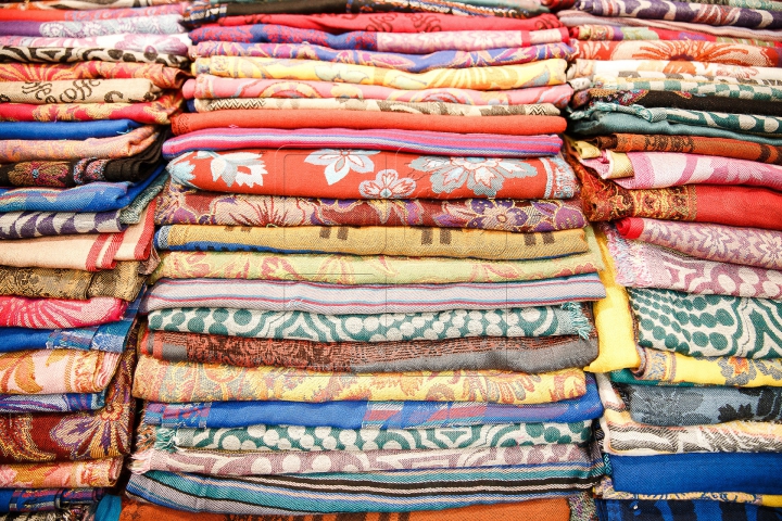 Bazar indian la Chişinău. Ce pot găsit aici iubitorii de cultură orientală (FOTOREPORT)