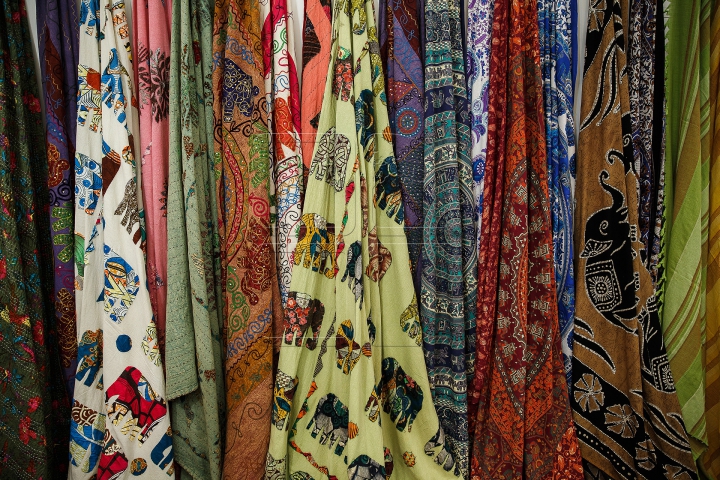 Bazar indian la Chişinău. Ce pot găsit aici iubitorii de cultură orientală (FOTOREPORT)