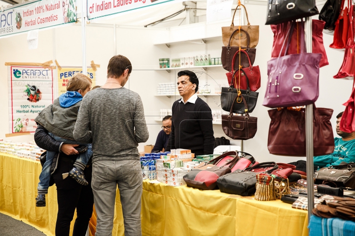 Bazar indian la Chişinău. Ce pot găsit aici iubitorii de cultură orientală (FOTOREPORT)