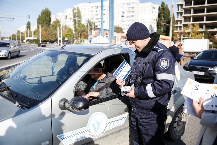 Viaţa pasagerilor, ÎN PERICOL! Ce nereguli au fost depistate în taxiurile din Capitală (FOTO)