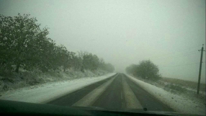 NINGE ÎN MOLDOVA! Unde a căzut prima ninsoare din această toamnă (FOTO/VIDEO)