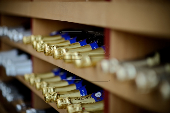 Ziua Națională a Vinului. Cele mai alese vinuri au fost expuse la loc de cinste chiar în inima Chișinăului (FOTOREPORT)