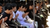 Ceremonie în memoria regelui Thailandez! 200 de călăreţi şi 11 elefanţi au defilat în faşa palatului regal