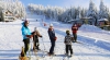 Planifici să-ţi petreci vacanţa de iarnă la munte? Unde le găseşti şi cât costă echipamentele pentru schi