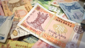 Record de transferuri: Câţi bani au trimis acasă moldovenii din străinătate în luna septembrie 2016