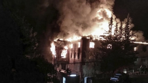 INCENDIU DEVASTATOR la un cămin de fete din Turcia! Cel puţin 11 eleve şi-au pierdut viaţa