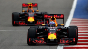 Dans oriental cu Ricciardo! Pilotul de la Formula 1 s-a distrat de minune în ajunul cursei de la Abu Dhabi