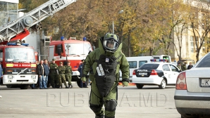 A sunat imediat Poliţia. Ce avea în casă un locuitor al Capitalei (VIDEO)