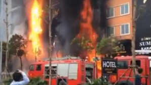 INCENDIU PUTERNIC în capitala Vietnamului: Mai multe persoane au murit (VIDEO)