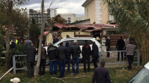 Rusia: Un elicopter privat s-a prăbușit peste o casă. SUNT MORŢI şi RĂNIŢI