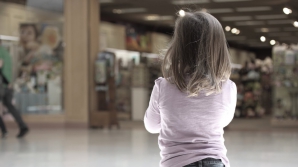 DETALII în cazul fetiţei care a fugit de la grădiniţă. Ce spun părinţii micuţei