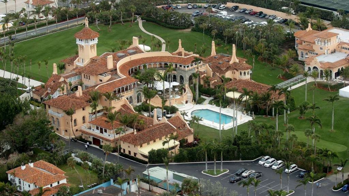 Palatul lui Donald Trump. Cum arată casa cu 118 camere a noului preşedinte american