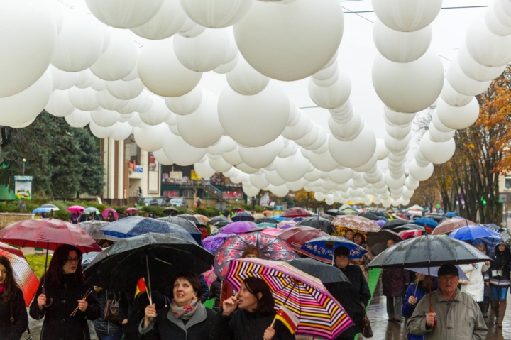 Hramul Orheiul, în toi. Orheienii au savurat din prânzul tradiţional, oferit gratuit de primarul Ilan Şor