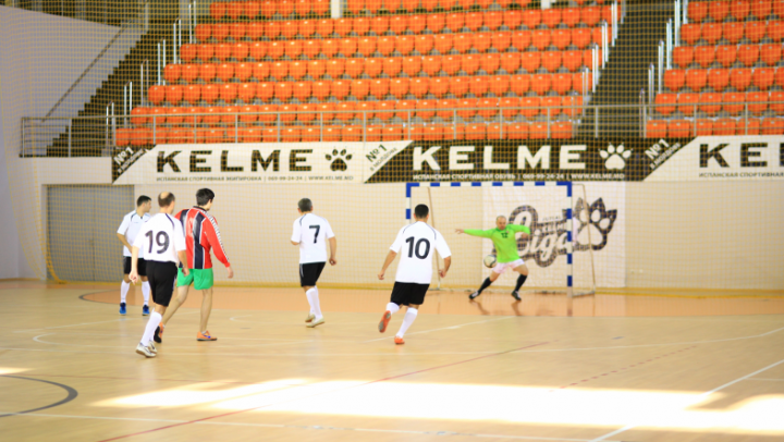 PREMIERĂ! Meci amical de minifotbal între echipa MAI și cele ale Ambasadelor. Cine s-a calificat în finală (FOTO)