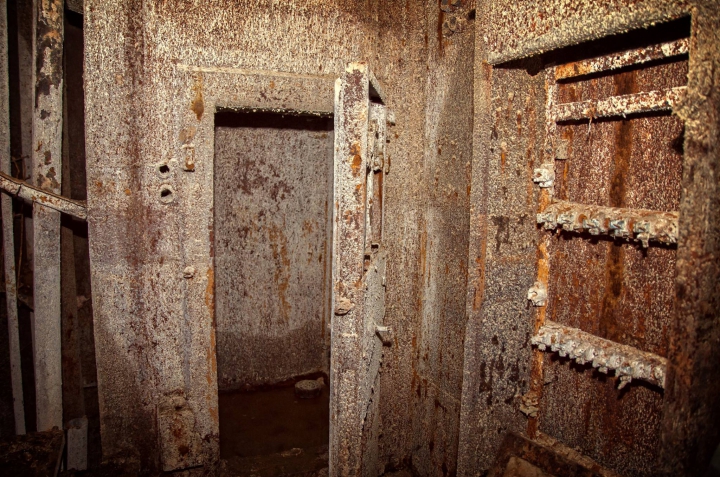 FANTOMELE SUBTERANE ale trecutului. Povestea tristă a buncărelor militare sovietice (VIDEO/FOTO)