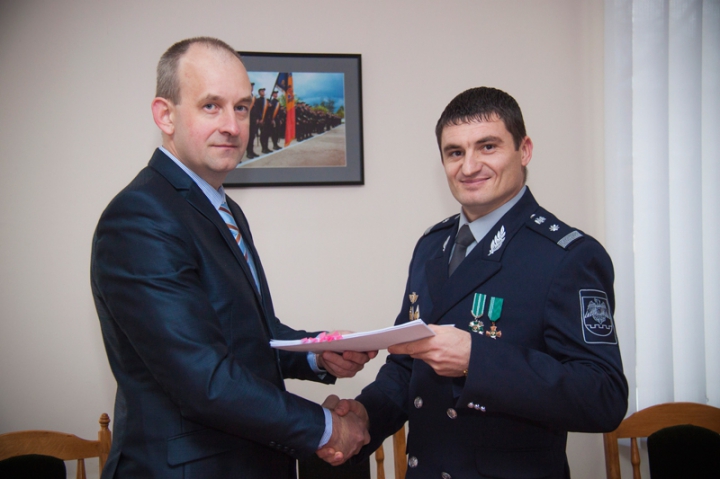 Un ciobănesc german și un ciobănesc belgian, noii angajaţi în echipele Poliţiei de Frontieră (FOTO)