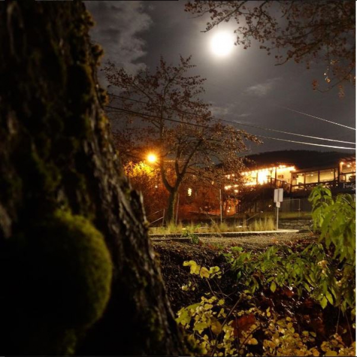 FENOMENUL SECOLULUI. Cum s-a văzut Super Luna din diferite colţuri ale lumii (FOTOREPORT)