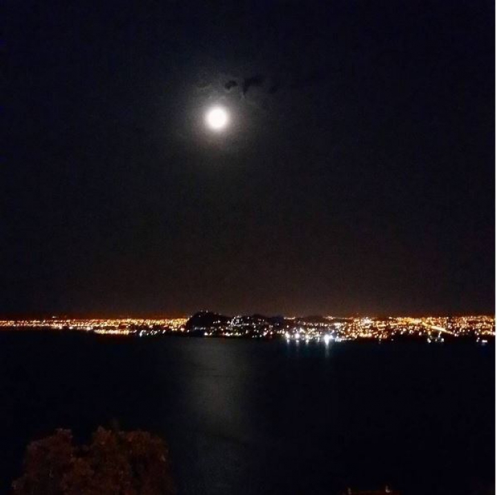 FENOMENUL SECOLULUI. Cum s-a văzut Super Luna din diferite colţuri ale lumii (FOTOREPORT)