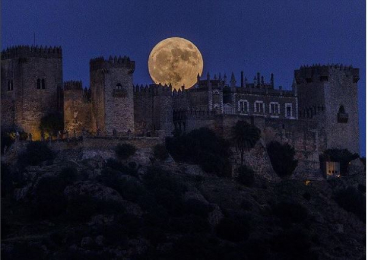 FANTASTIC! Super Luna, surprinsă din mai multe colţuri ale lumii (GALERIE FOTO)