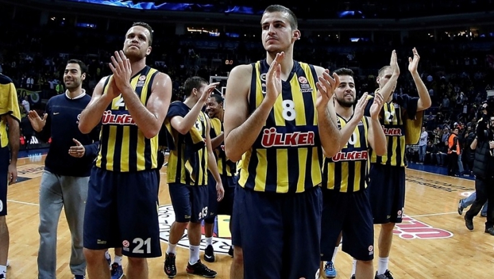 Fenerbahce Istanbul a obţinut o victorie pe muchie de cuţit în Euroliga de Baschet