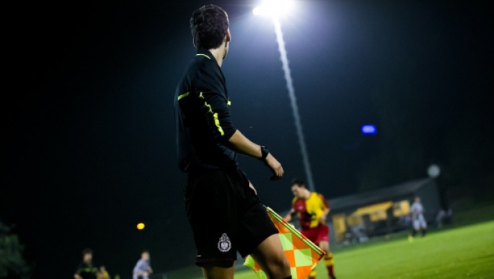 Gest șocant pe un teren de fotbal. Un jucător a omorât un arbitru