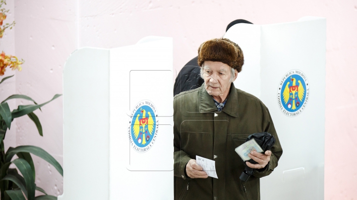 ALEGERI MOLDOVA, TURUL II: Câţi cetăţeni au votat până la această oră. DATE COMPARATIVE