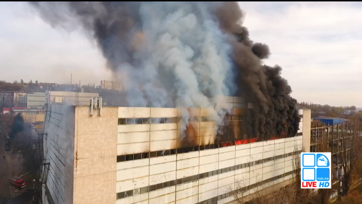 FILMUL EVENIMENTELOR. INCENDIUL DEVASTATOR de pe strada Uzinelor pare DE NEOPRIT (VIDEO)