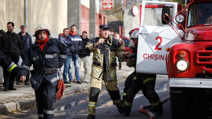 RĂMĂŞITE UMANE, descoperite în ruinele clădirii de pe strada Uzinelor care a ars în noiembrie anul trecut