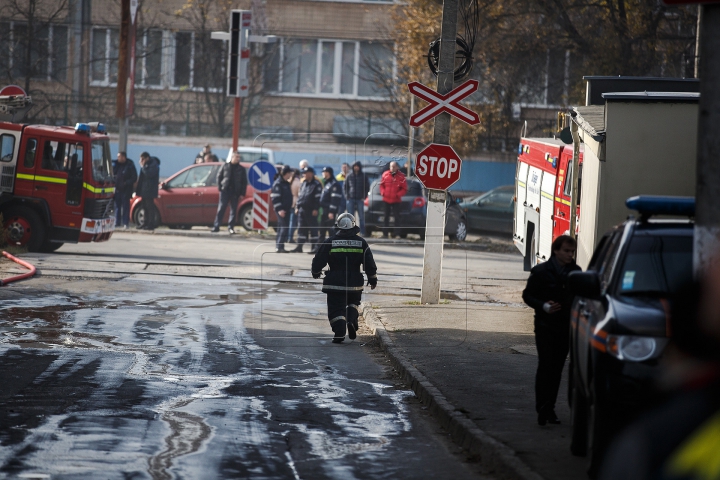 FILMUL EVENIMENTELOR. INCENDIUL DEVASTATOR de pe strada Uzinelor pare DE NEOPRIT (VIDEO)