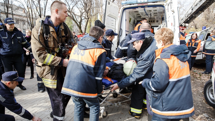 RĂMĂŞITE UMANE, descoperite în ruinele clădirii de pe strada Uzinelor care a ars în noiembrie anul trecut