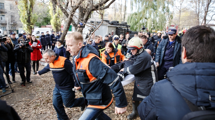 RĂMĂŞITE UMANE, descoperite în ruinele clădirii de pe strada Uzinelor care a ars în noiembrie anul trecut