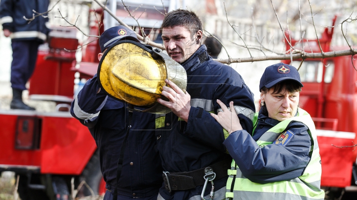 RĂMĂŞITE UMANE, descoperite în ruinele clădirii de pe strada Uzinelor care a ars în noiembrie anul trecut