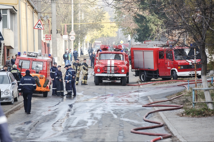 RĂMĂŞITE UMANE, descoperite în ruinele clădirii de pe strada Uzinelor care a ars în noiembrie anul trecut