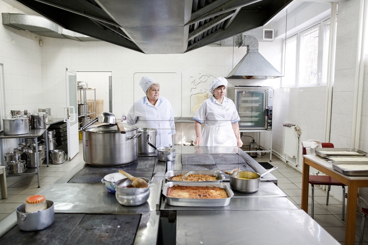 VERIFICĂRI INOPINATE în spitalele din Capitală! Ce obiecții au avut angajații Centrului de Sănătate Publică (FOTOREPORT)