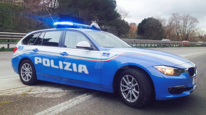 Urmărire ca în filme pe o autostradă din Italia. Un grup de infractori moldoveni, reţinut de poliţie