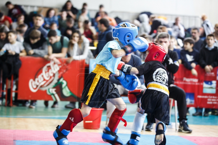 TENSINUNE MAXIMĂ la Campionatul Naţional de kick-boxing! Sute de sportivi s-au întrecut în măestrie (FOTOREPORT)