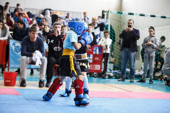 TENSINUNE MAXIMĂ la Campionatul Naţional de kick-boxing! Sute de sportivi s-au întrecut în măestrie (FOTOREPORT)