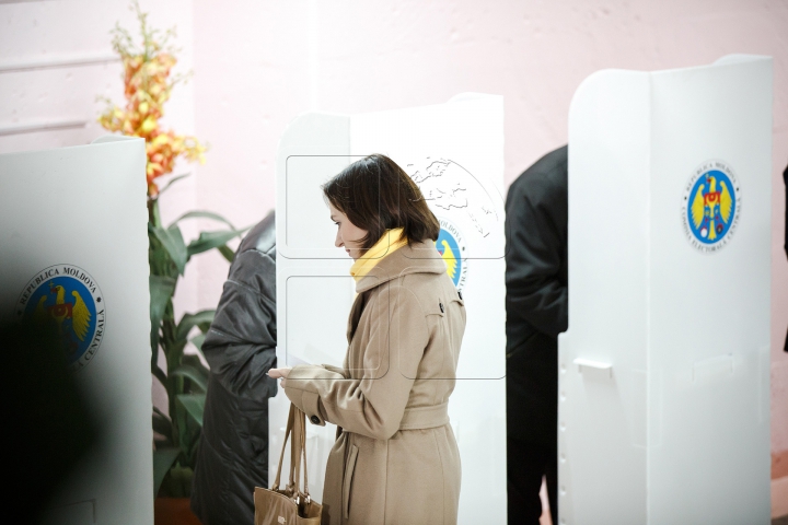 Maia Sandu a votat: Sunt încrezătoare că noi vom învinge (FOTOREPORT)