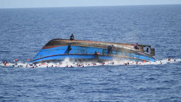 TRAGEDIE! Cel puţin 239 de imigranţi s-au înecat în Marea Mediterană