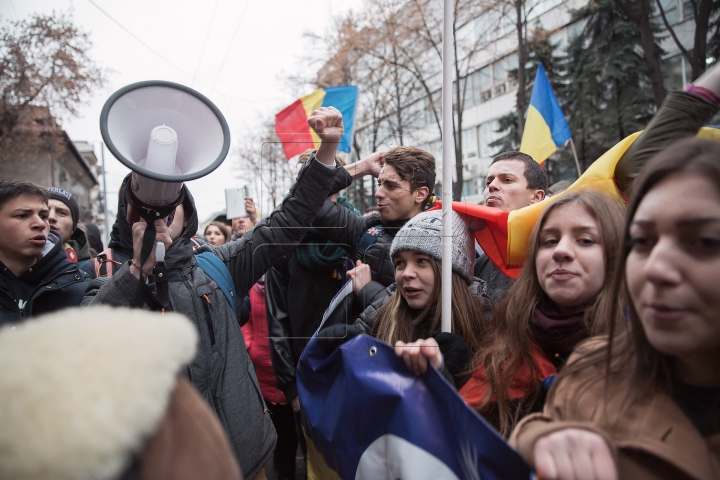 Partidul DA și unioniștii au protestat față de rezultatele alegerilor (FOTOREPORT)