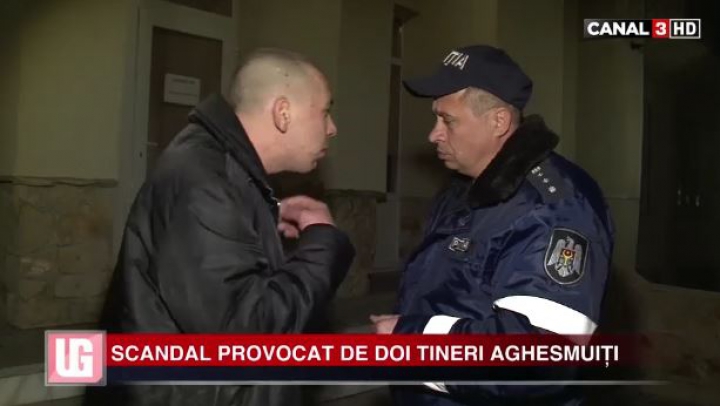 SCANDAL în toiul nopții la Botanica! Doi bărbați aghezmuiți s-au dat în spectacol la o alimentară