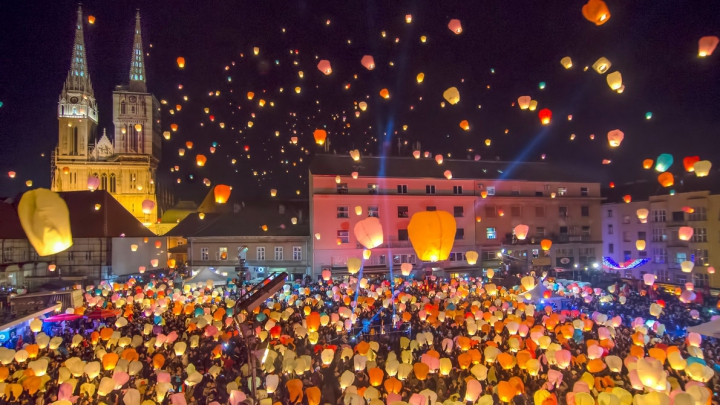 FEERIA SĂRBĂTORII! Târgurile de Crăciun din Europa pe care trebuie să le vezi măcar o dată