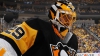 Accidentare teribilă în NHL: Un jucător a fost lovit de un adversar cu patina în gât (VIDEO)