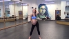 ULUITOR! O femeie însărcinată în opt luni face adevărate acrobaţii la bară (VIDEO VIRAL)