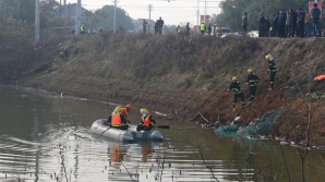 GRAV ACCIDENT în China: Un autobuz plin cu pasageri a căzut într-un lac