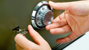 87 DE ANI DUPĂ GRATII! Bărbaţii care au furat seifuri pline cu bani şi aur în Capitală, CONDAMNAŢI