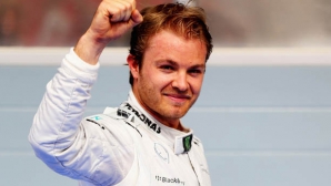 Nico Rosberg, asaltat de fani în Malaezia. Mii de oameni au scandat numele pilotului german